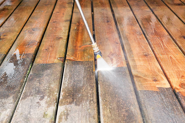 Best Deck Pressure Washing  in Milford City, CT